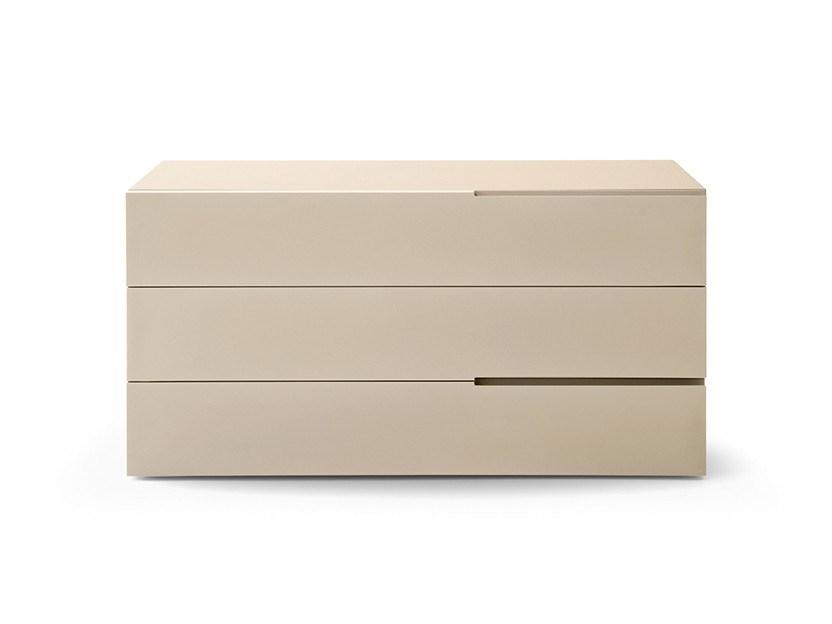 Wooden chest of drawers with integrated handles | Segno by Pianca