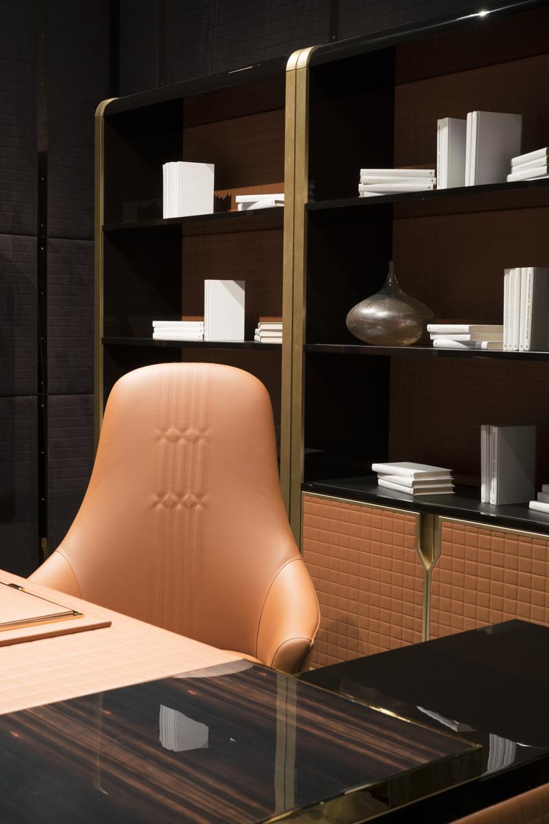 Freestanding bookcase in solid wood and leather | Dafne by Bruno Zampa