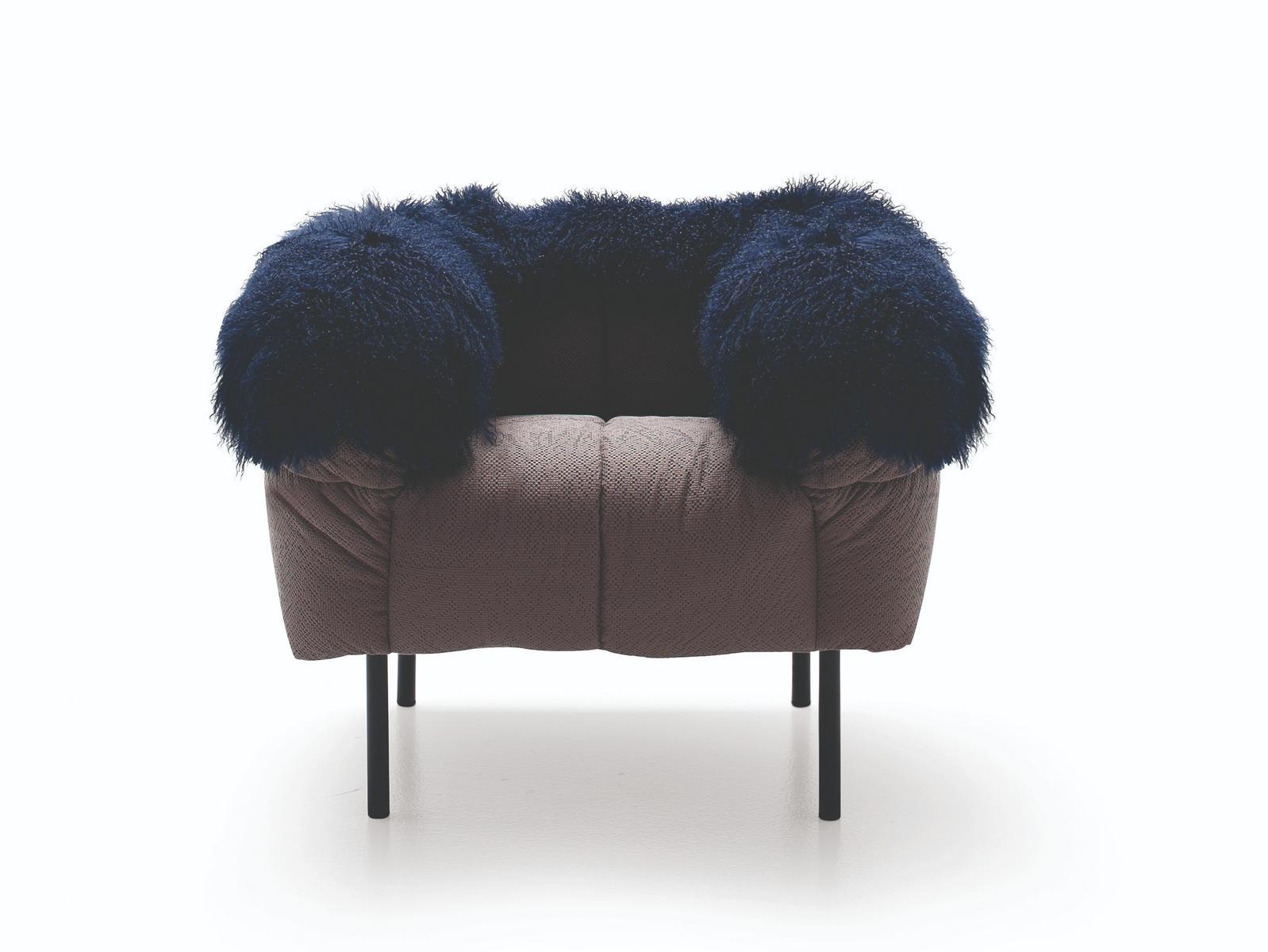 Upholstered fur armchair with armrests | Pecorelle by Arflex