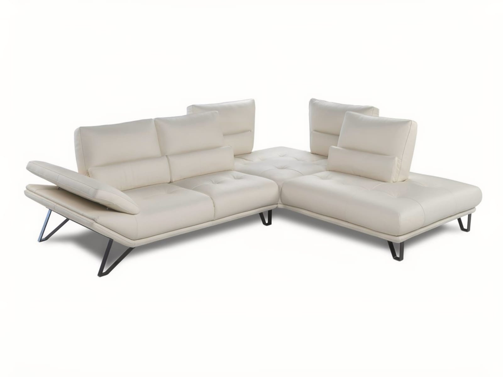 Elegant sofa with tiltable backrests, comfortable lying positions, and dynamic quilting for an embracing living experience. Ideal for leisure and adaptable to any occasion. | Fly 2.0 by Calia Italia