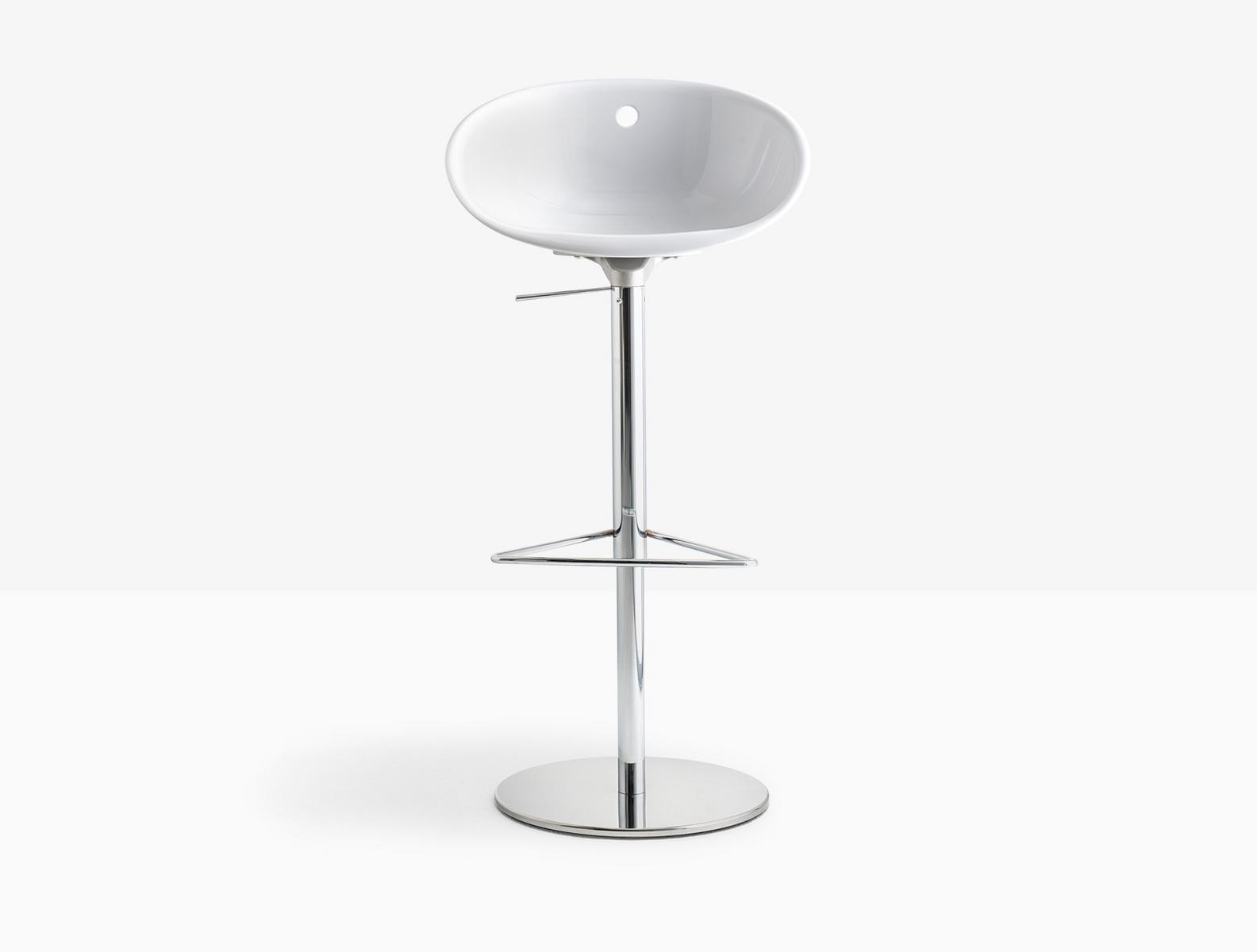 Height-adjustable swivel stool | Gliss 970 by Pedrali