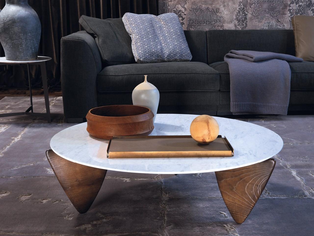 Carrara marble coffee table | Brock by Borzalino