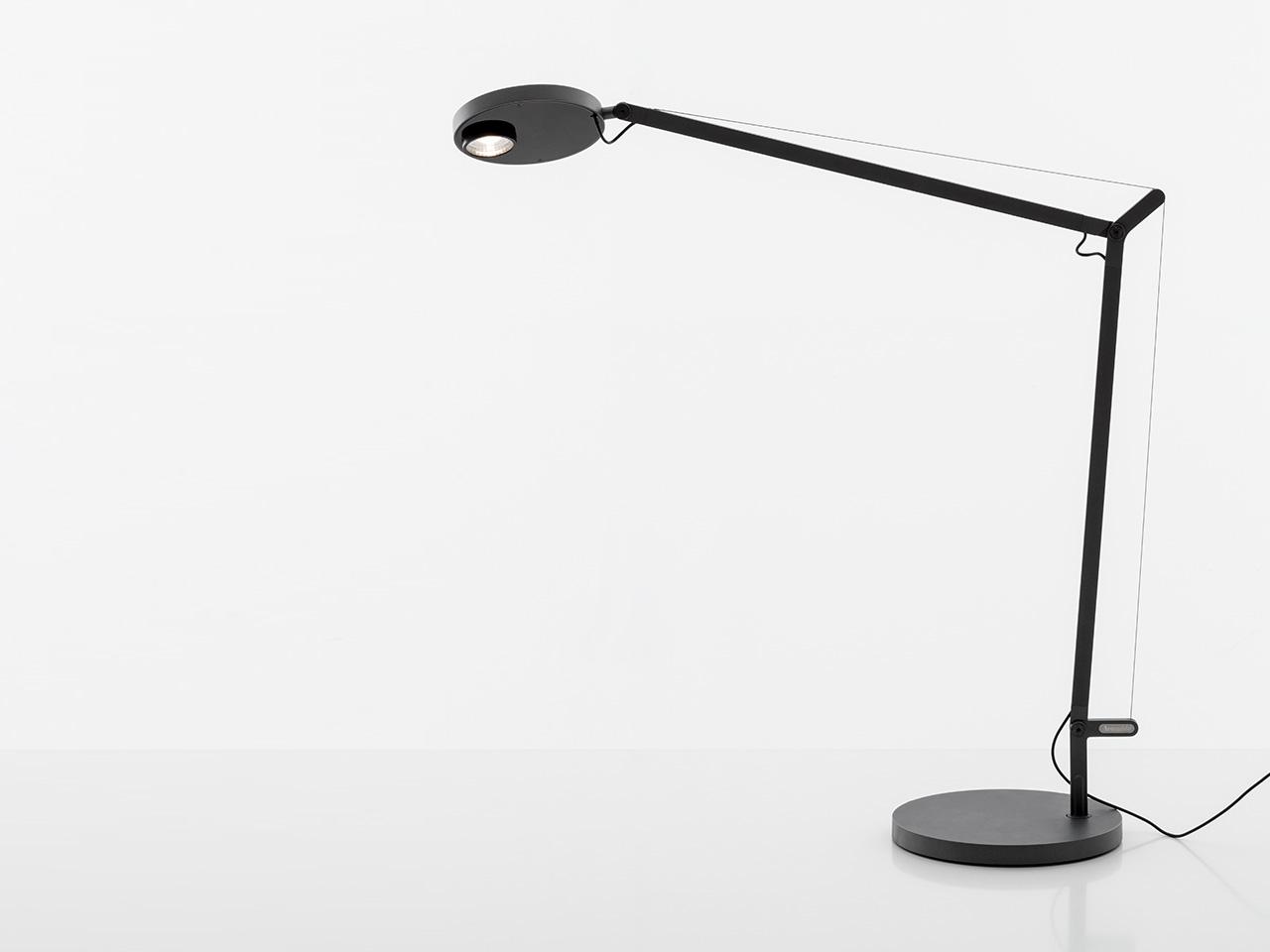 LED direct light adjustable table lamp | Demetra Professional by Artemide