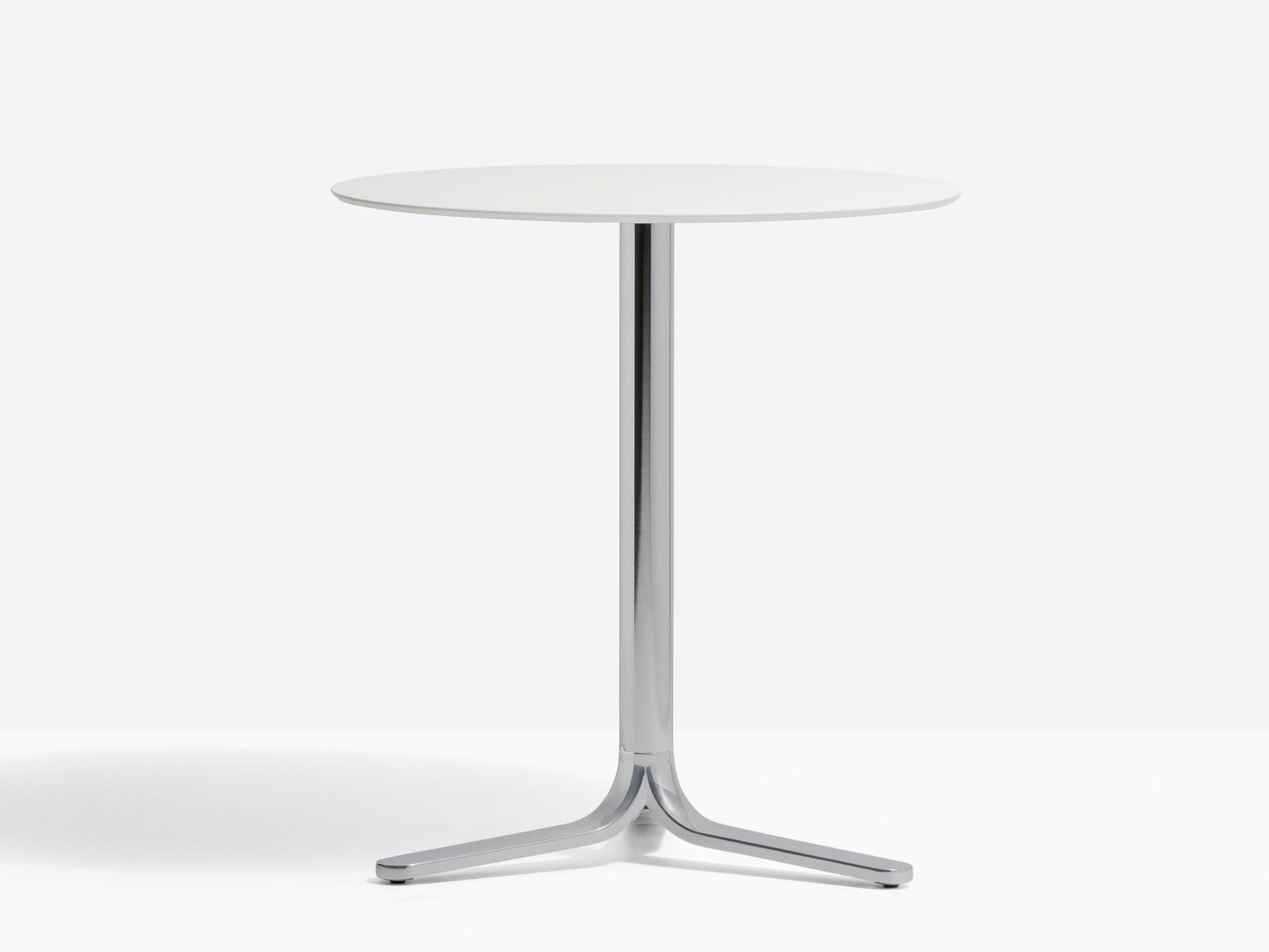 Aluminium high table with 3-star base | Fluxo 5460 by Pedrali