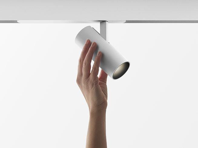 LED aluminium track-Light | Vector Magnetic by Artemide
