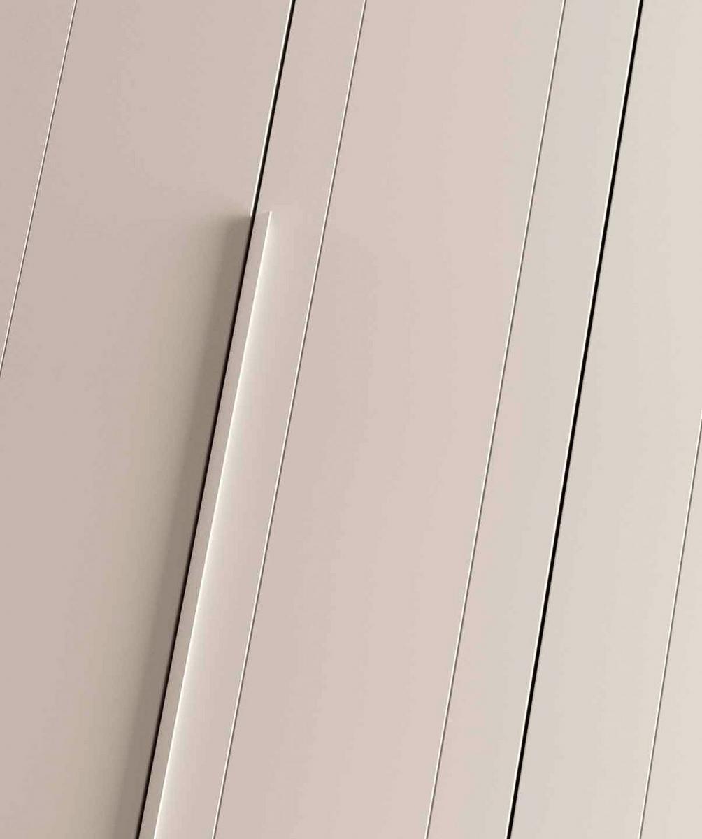 Sectional wooden wardrobe | Decor by Olivieri