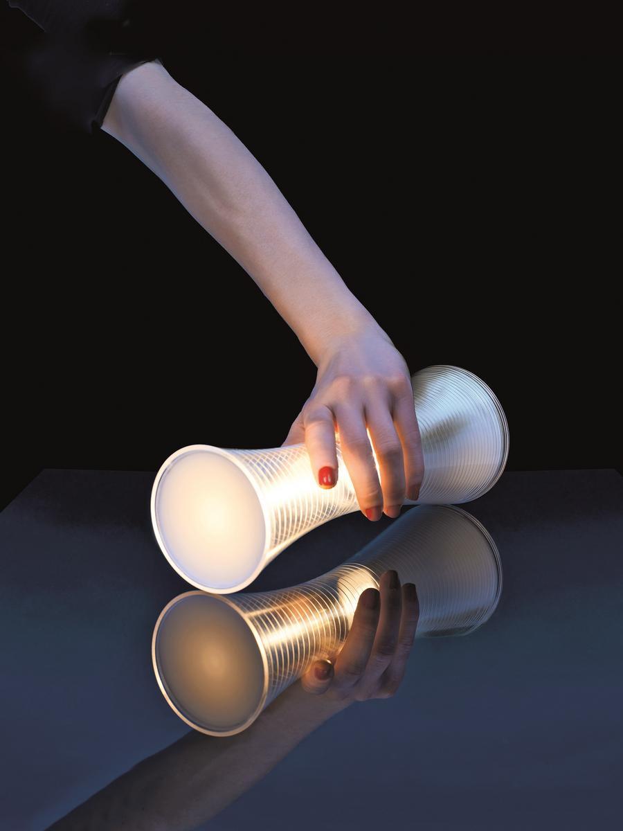 Cordless methacrylate table lamp | Come Together by Artemide