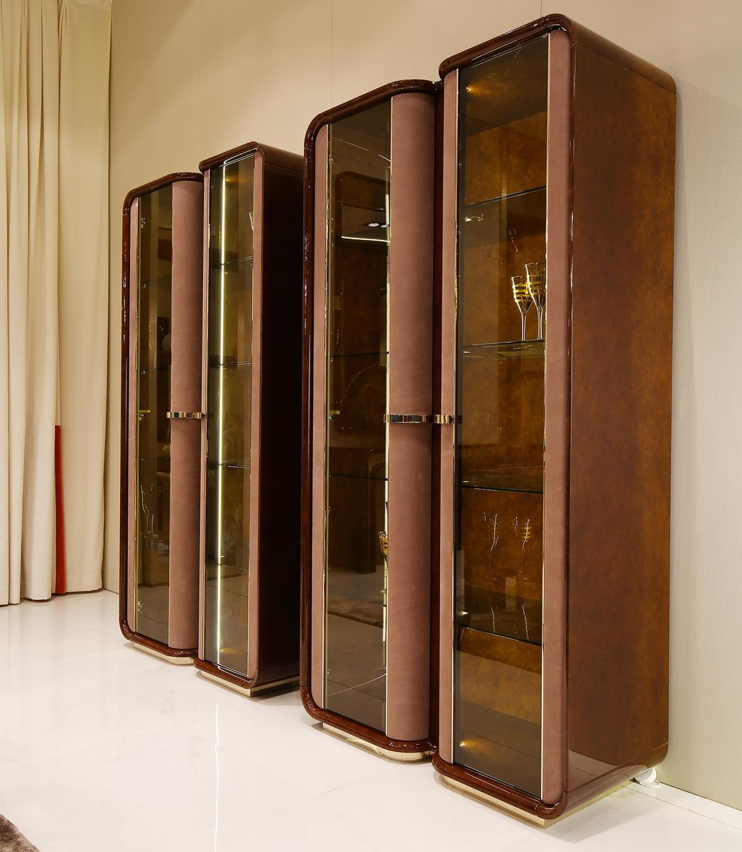 Wood and glass display cabinet | Madison by Turri