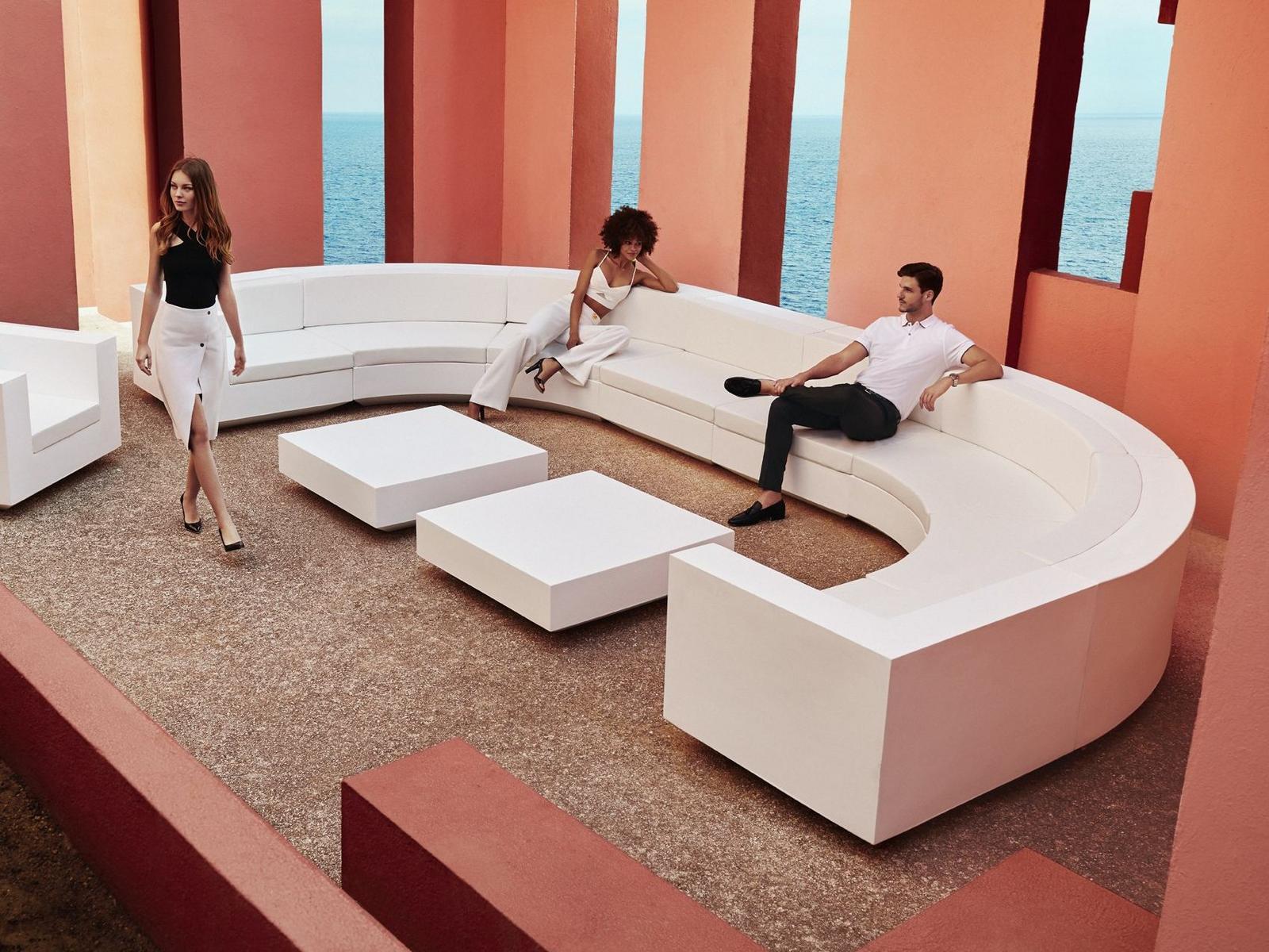 Sectional curved polyethylene sofa | Vela by Vondom
