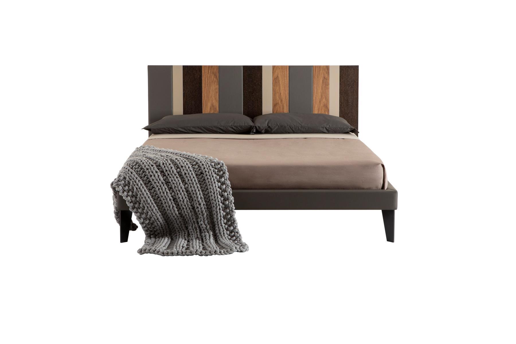 Double bed in solid wood and leather | Random by Tonin Casa