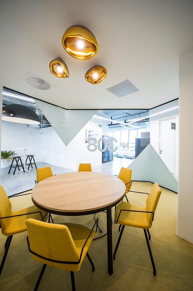 Handmade blown glass ceiling lamp | Ausum by Dark