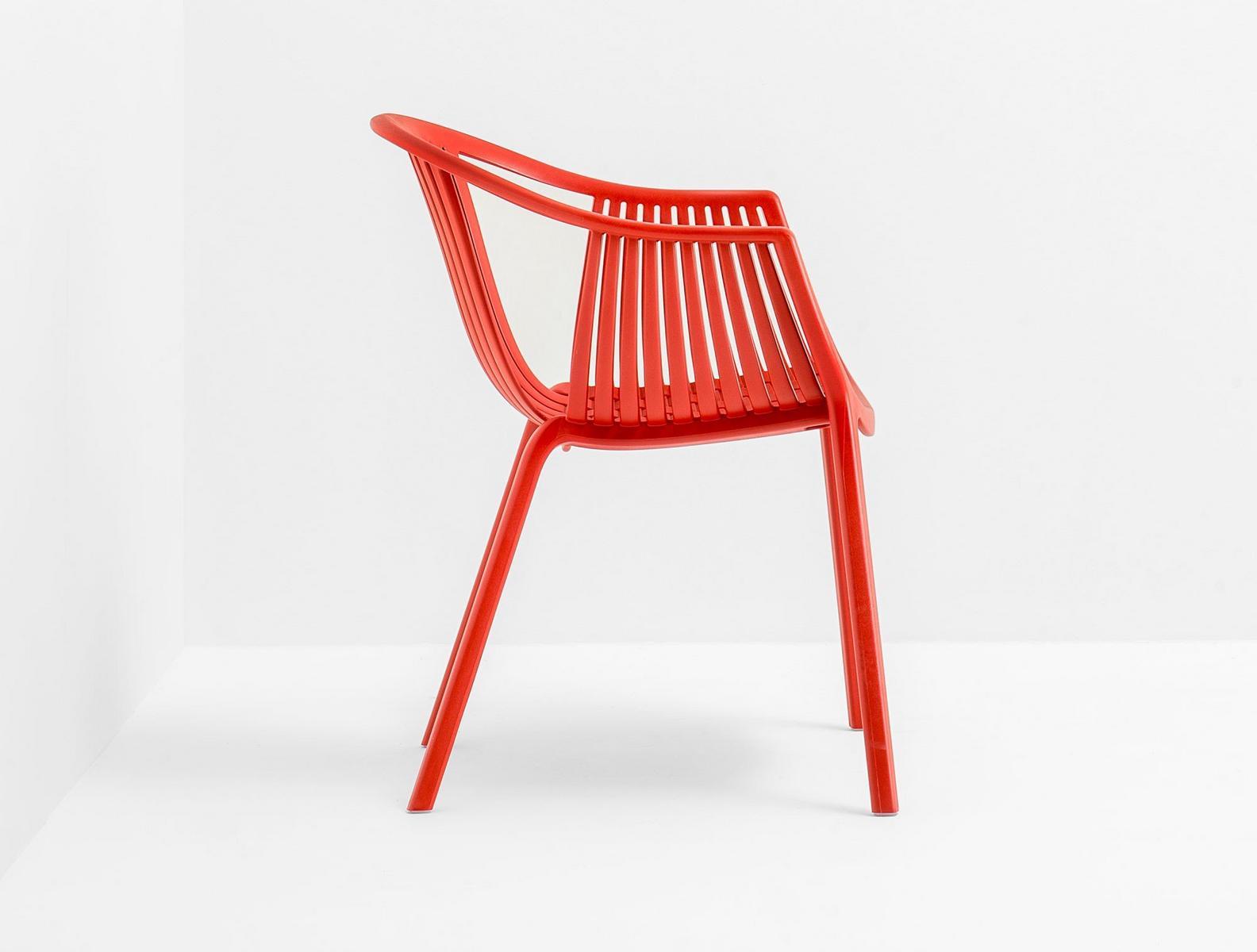 Stackable polypropylene garden chair with armrests | Tatami 306 by Pedrali