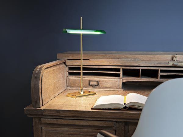 LED direct light methacrylate table lamp | Goldman by Flos