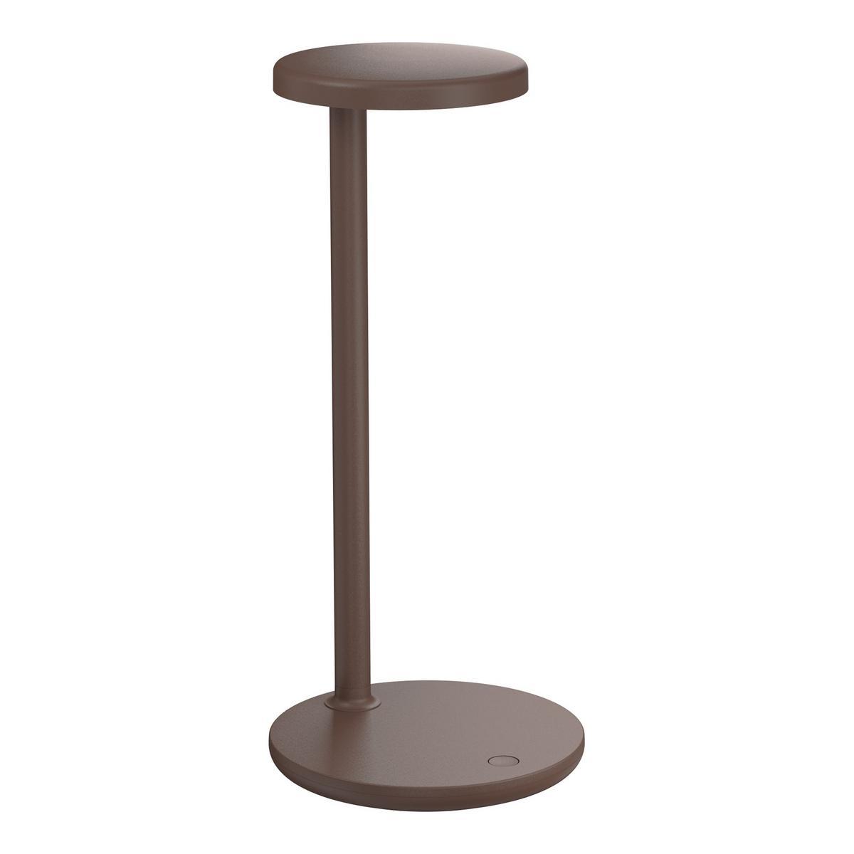 LED table lamp with USB charging | Oblique by Flos