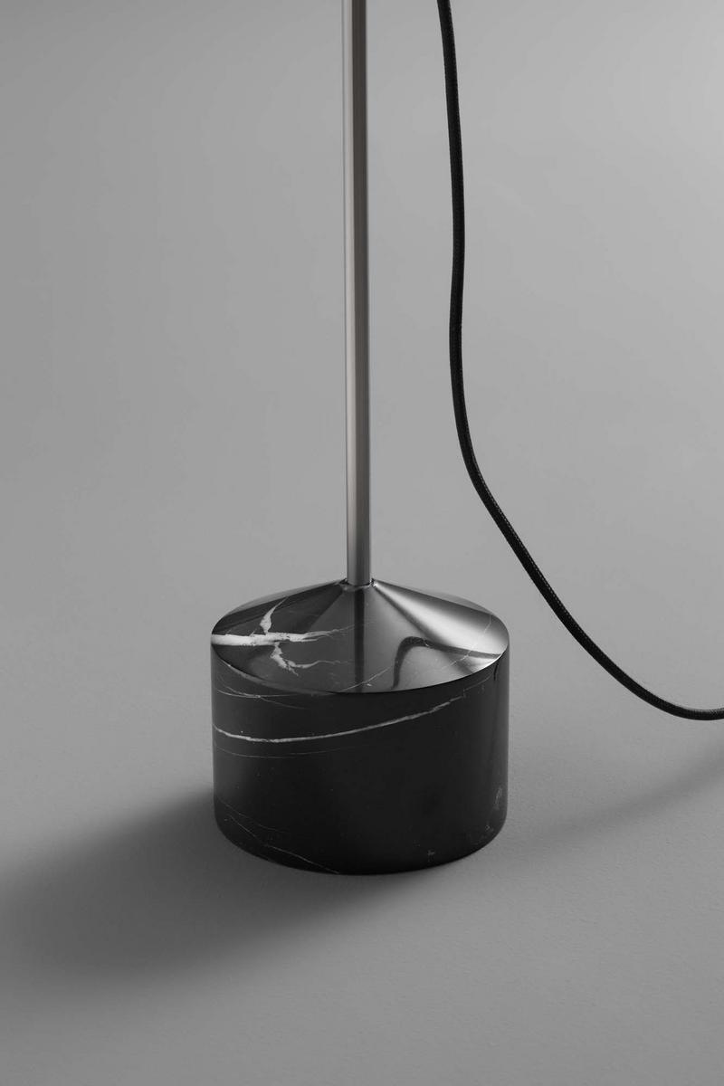 LED height-adjustable floor lamp | Naked by Olev