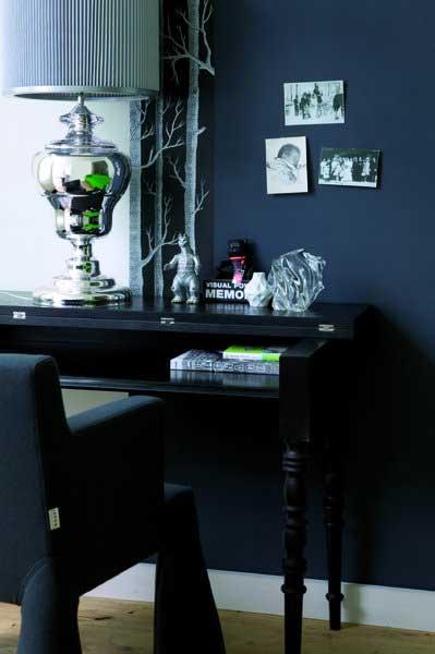 Chair with armrests with castors | V.i.p. Chair by Moooi