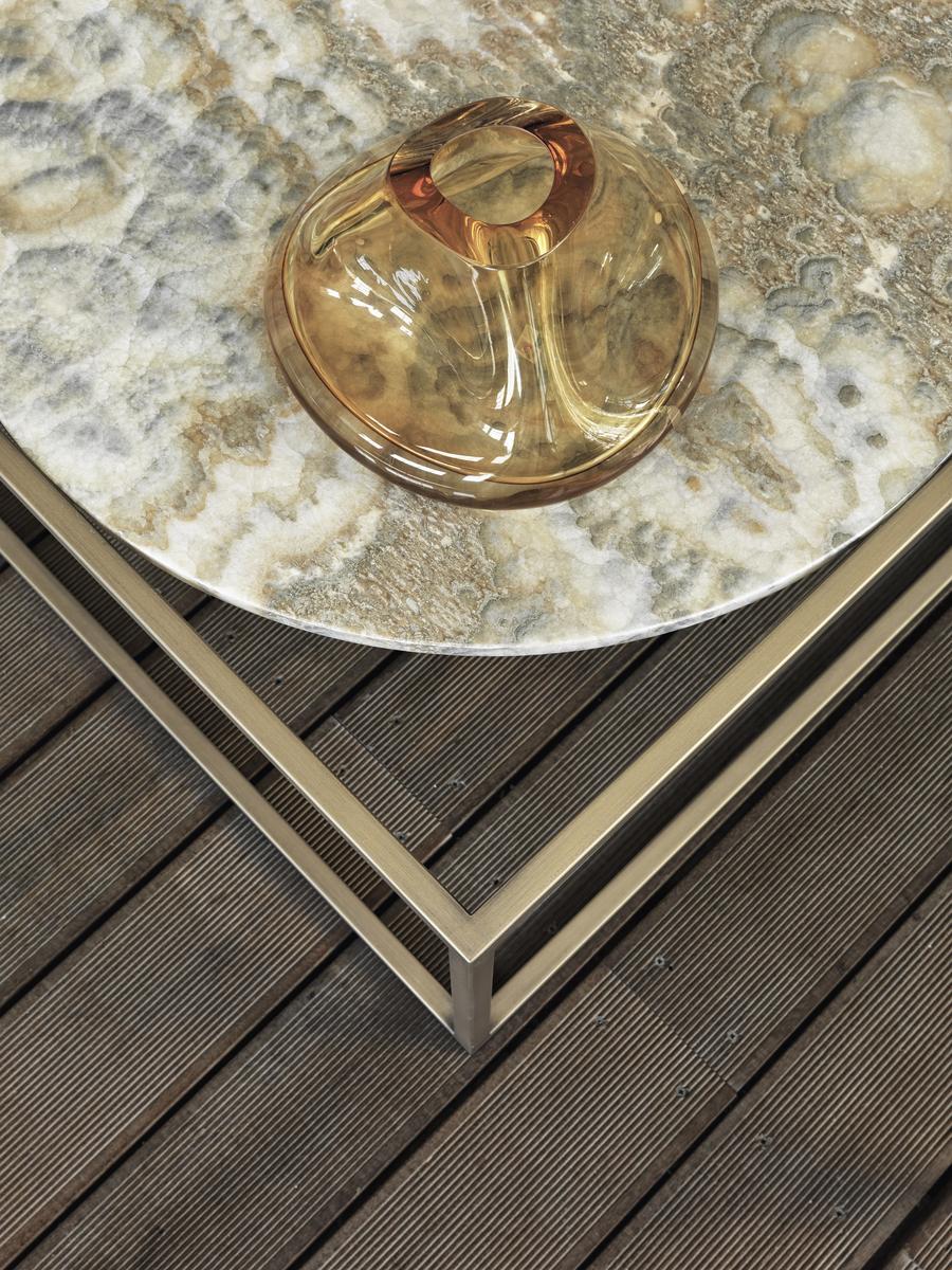 Low square onyx and metal coffee table | Norrebro by Gianfranco Ferre Home