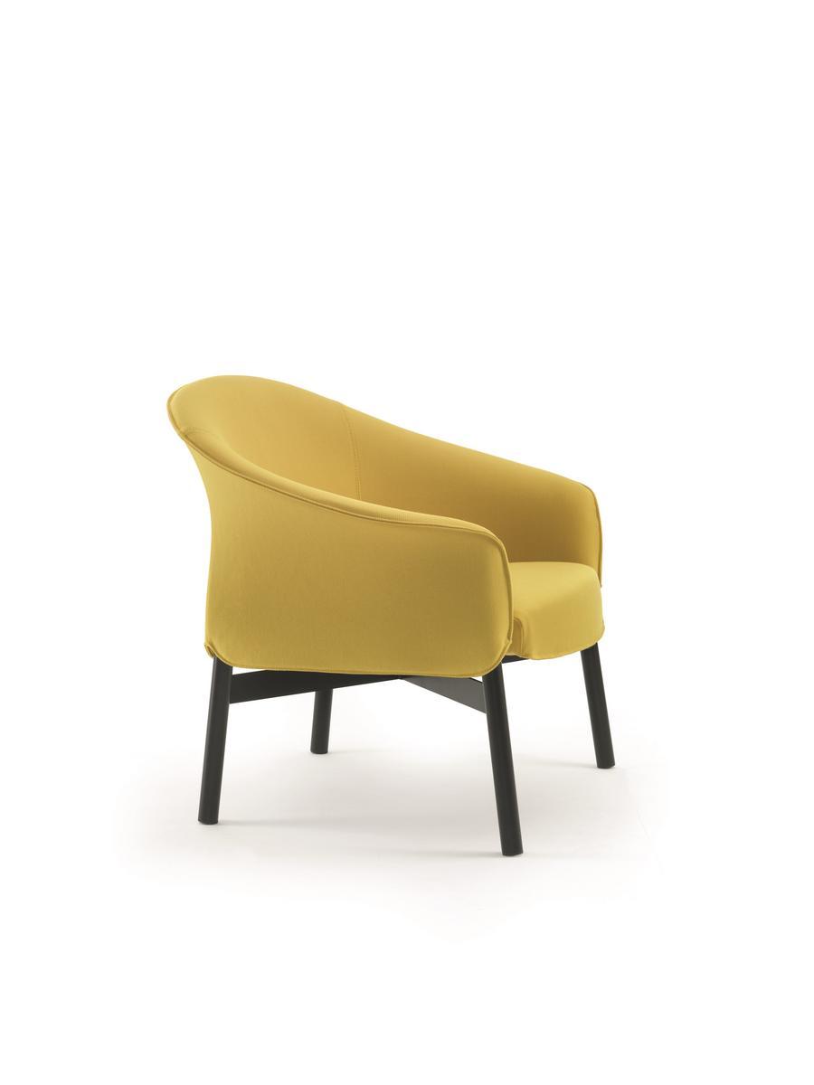 Leather easy chair with armrests | Gloria Low by Arflex