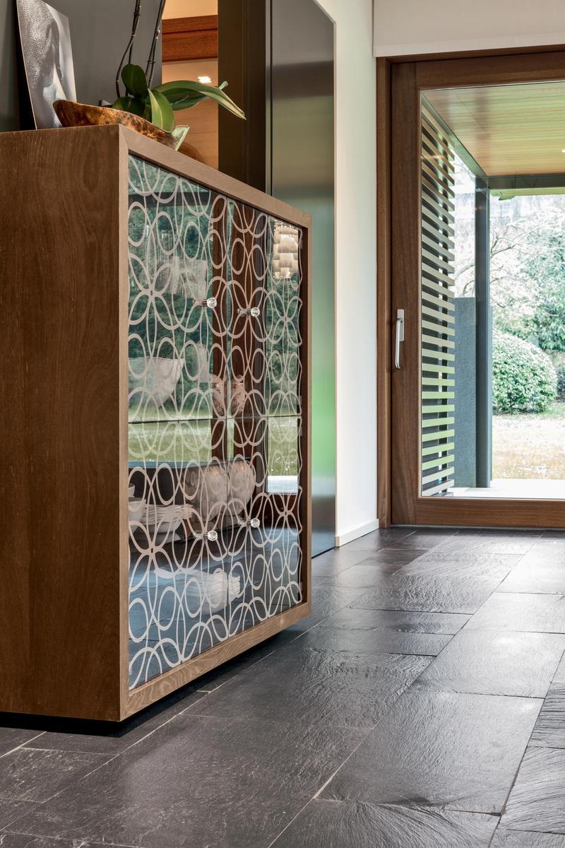 Wood and glass display cabinet | Granada by Tonin Casa