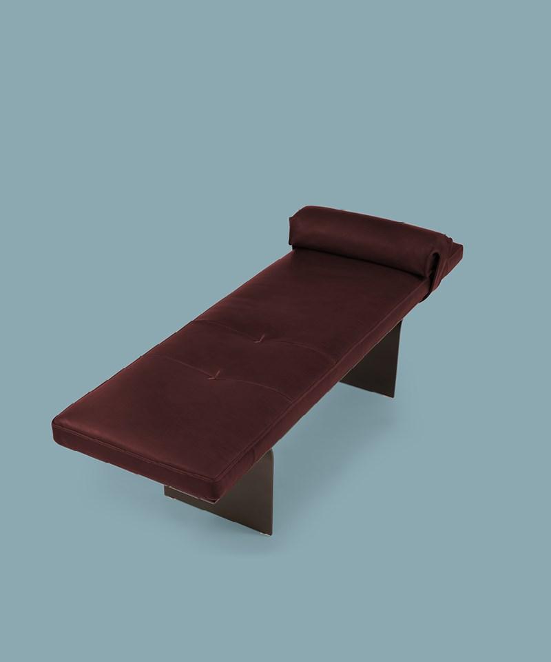 Leather day bed | Minerva by Borzalino