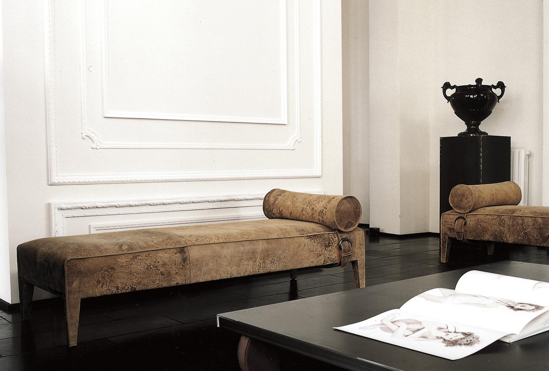 Leather day bed | Freud by Baxter