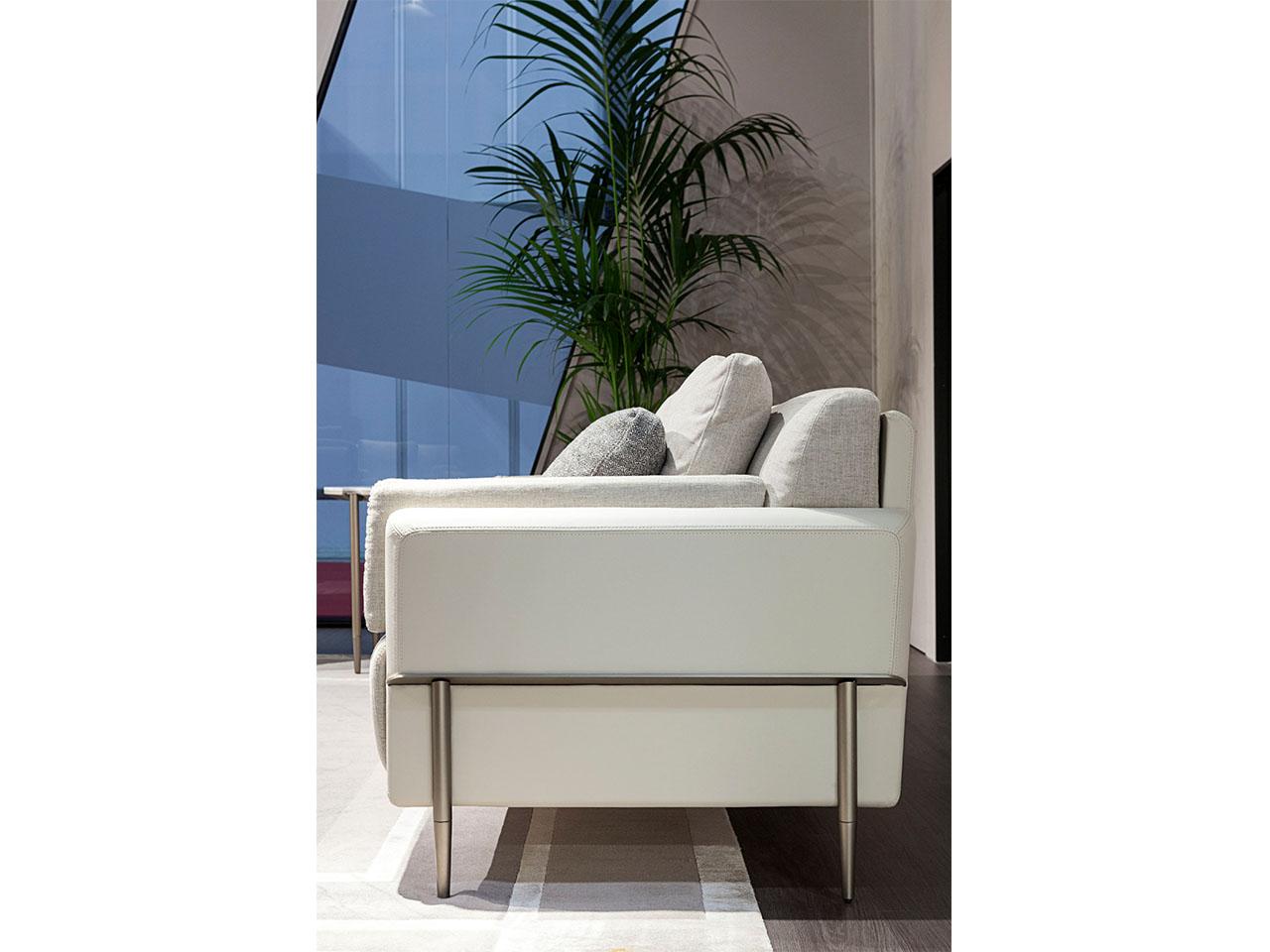 Fabric and leather sofa | Zero by Turri