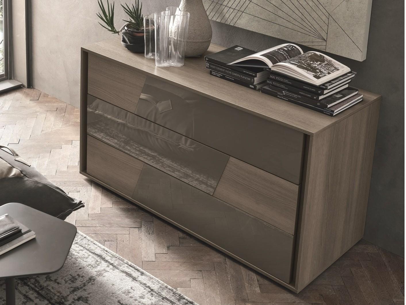 Oak chest of drawers with integrated handles | Kross by Tomasella