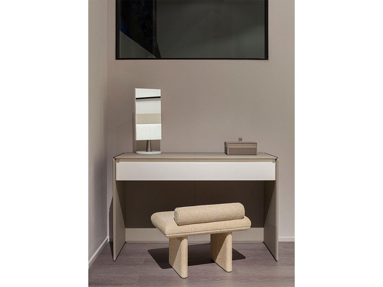 Leather dressing table | Zero by Turri