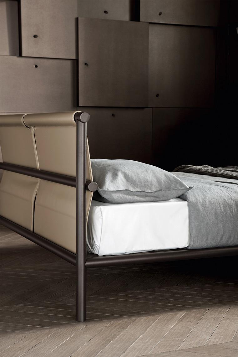 Leather bed with removable cover | Jetty by ALF Dafre