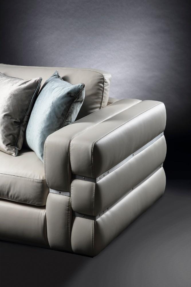 3 seater leather sofa | Ola by Mantellassi 1926