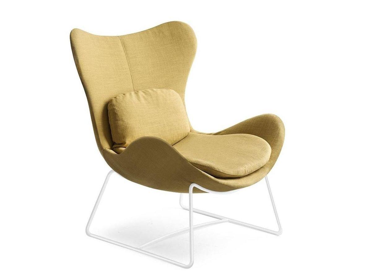 Wing sled base armchair | Lazy by Calligaris
