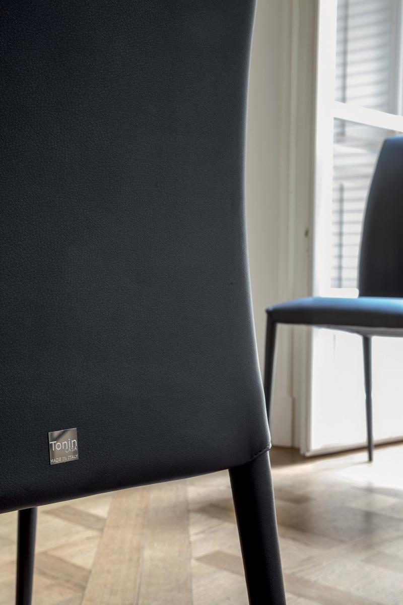 Upholstered leather chair | Charm by Tonin Casa