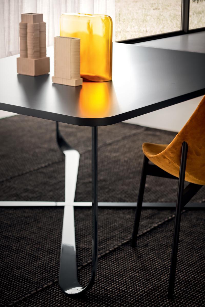 Square wooden table | Confluence by Pianca