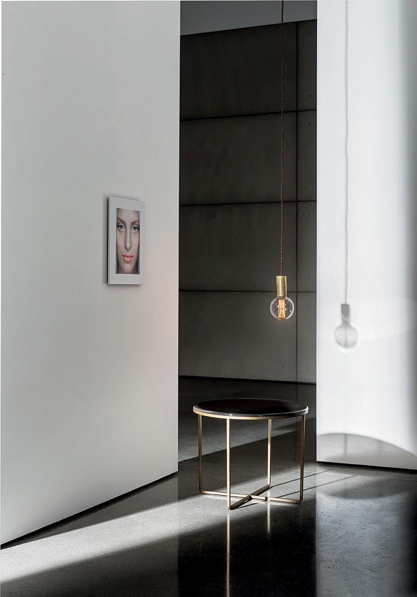 Round glass coffee table | Piktor by Sovet