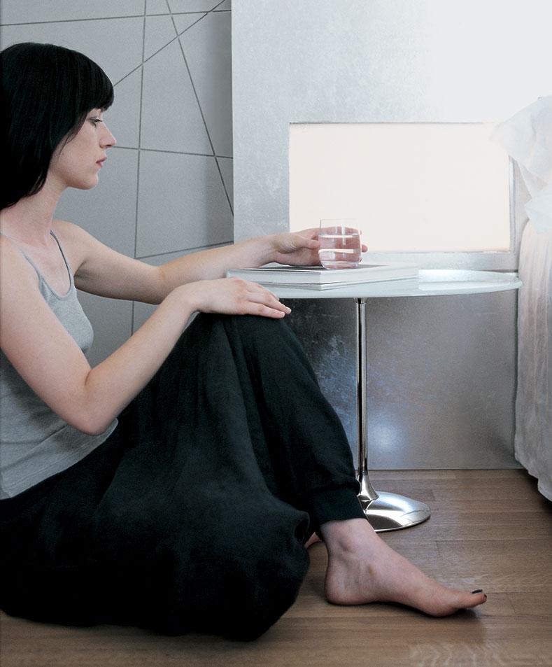 Round glass coffee table | Tulip Shaped by Sovet