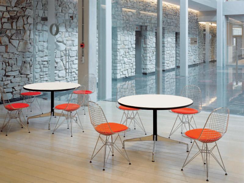 Round melamine table with 4-star base | Contract Round by Vitra