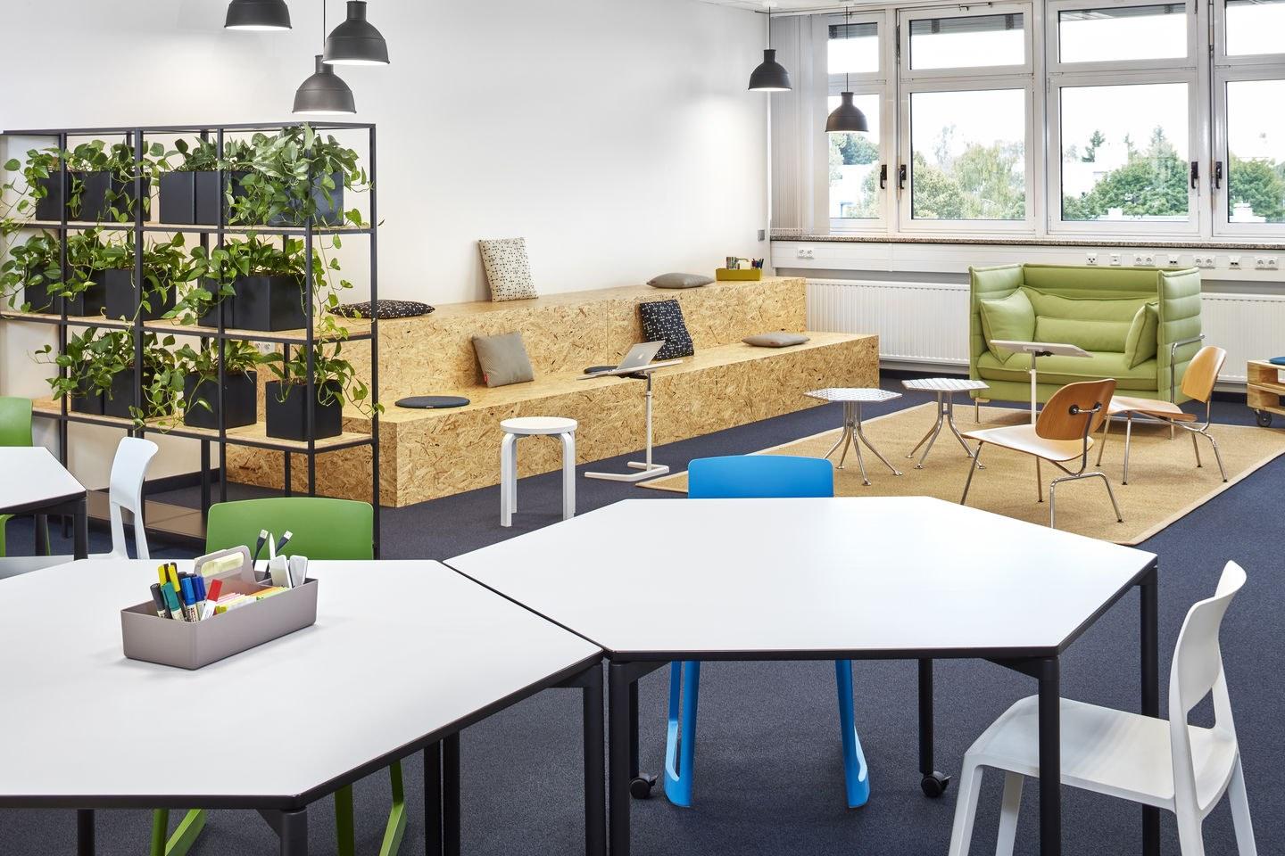 High-back fabric restaurant booth | Alcove Love Seat by Vitra