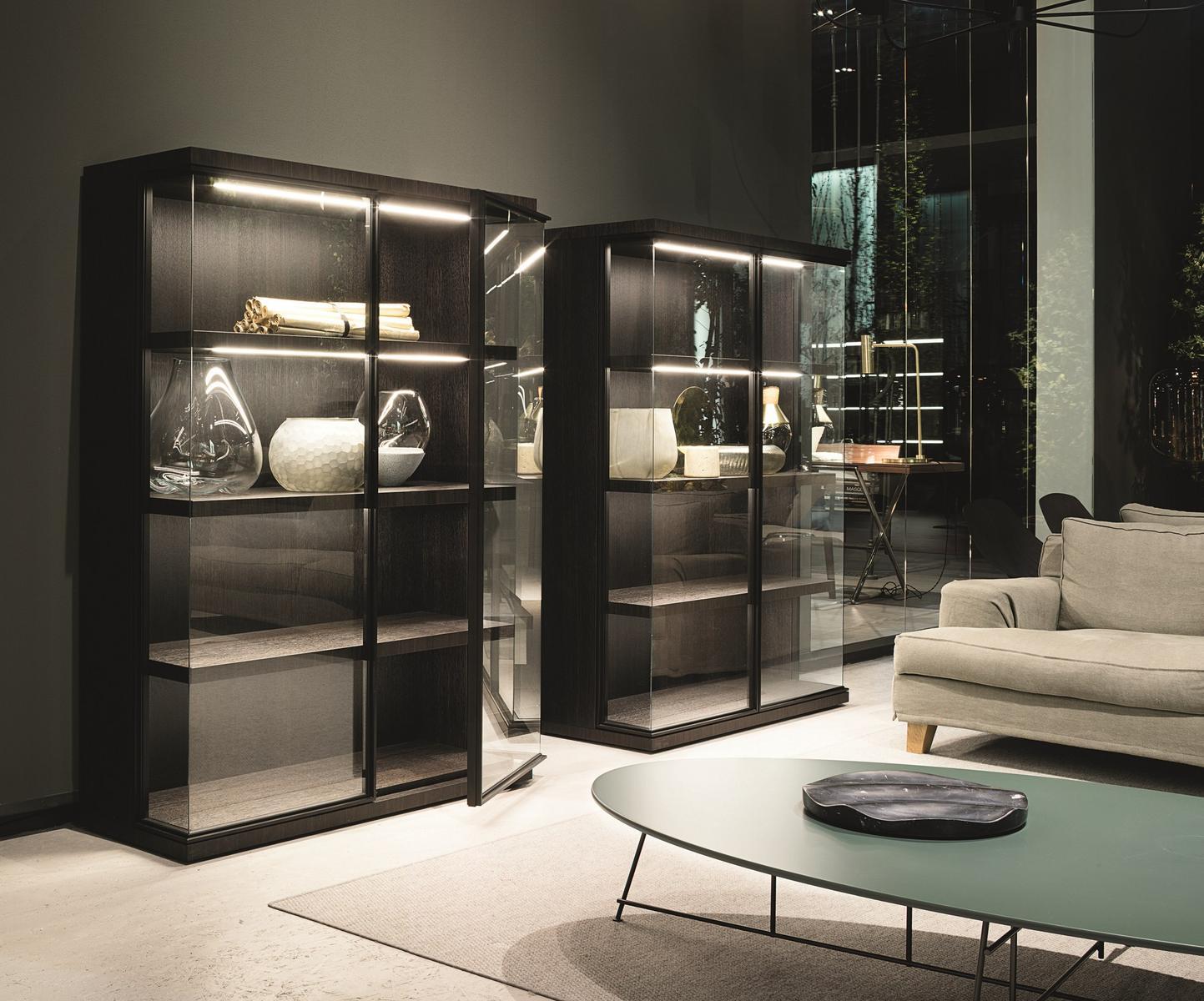 Oak display cabinet | Glance by Lema