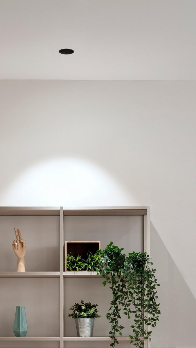 LED round recessed aluminium spotlight | Shot Light M Asymmetric Trimless by Arkoslight