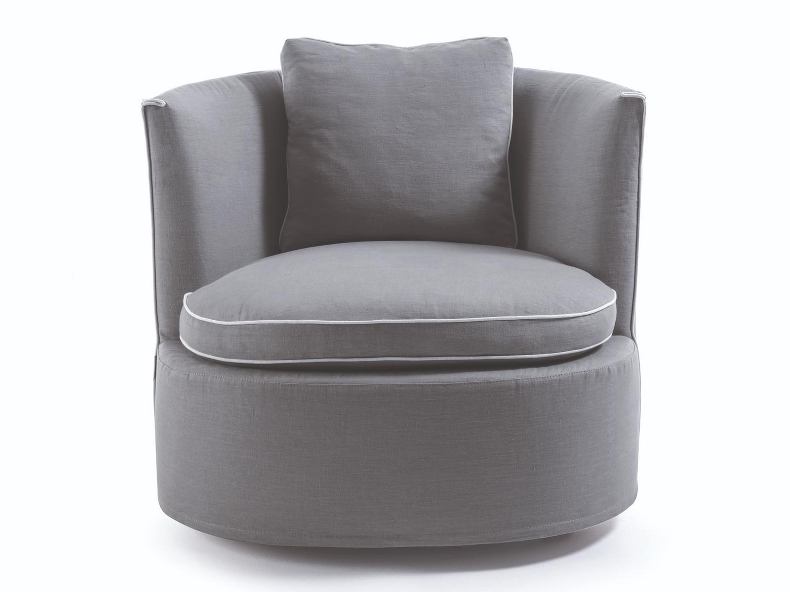 Upholstered fabric armchair | Bessie by Frigerio