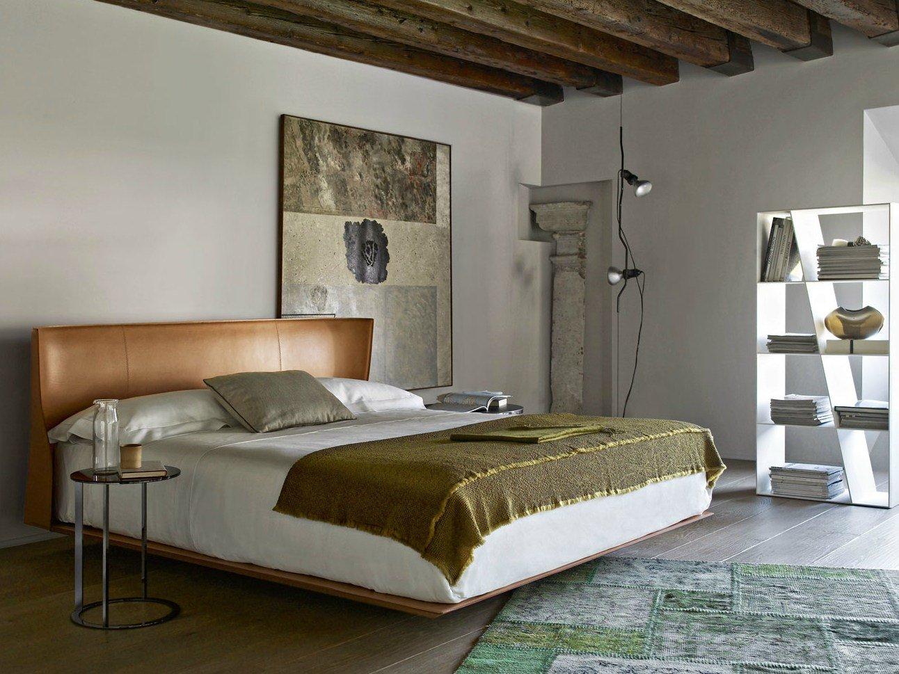 Tanned leather double bed with upholstered headboard | Alys by B&B Italia