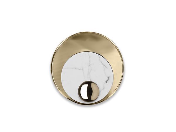 Indirect light brass wall light | Metamorphosis by Boca Do Lobo