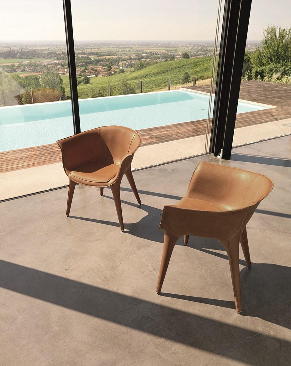 Tanned leather armchair | Doralee by Desiree