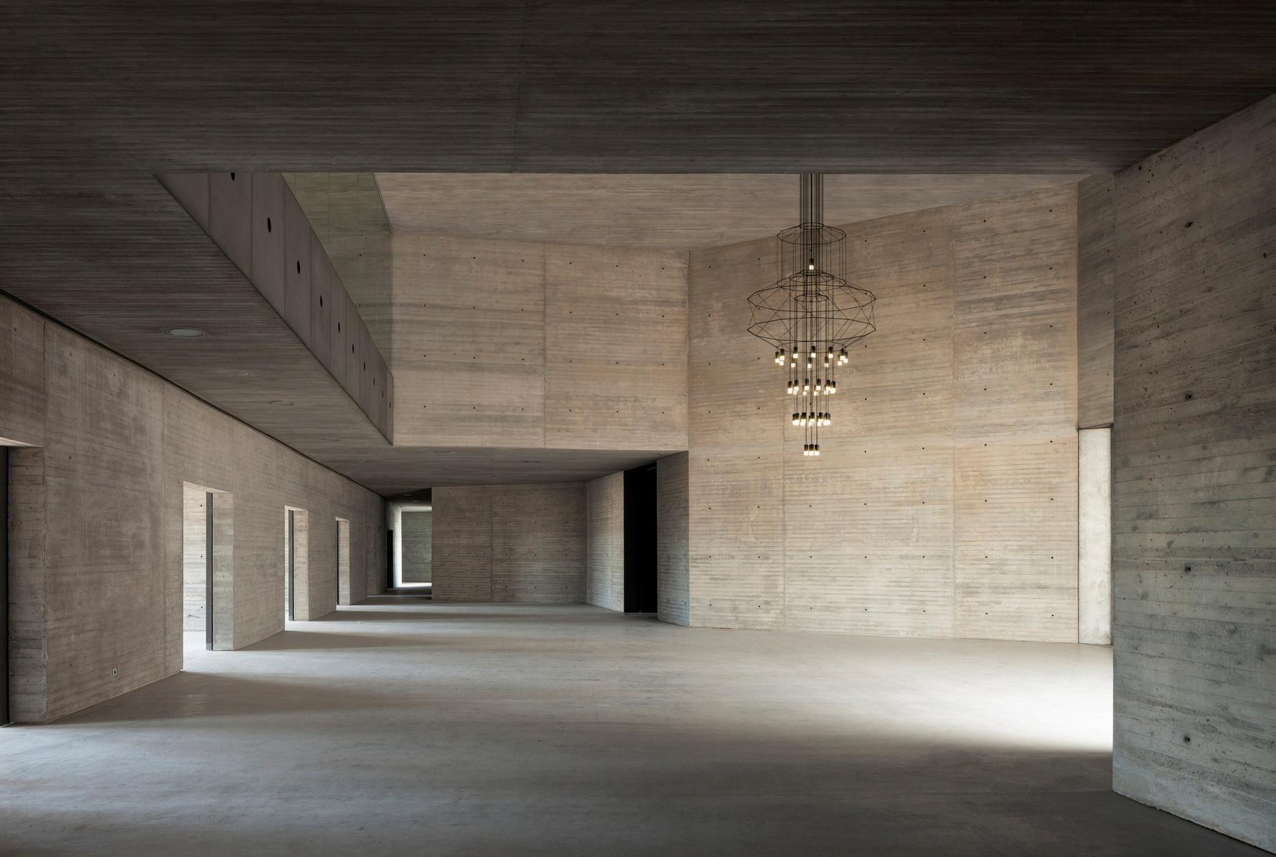 LED pendant lamp with dimmer | Wireflow Chandelier 0374 by Vibia