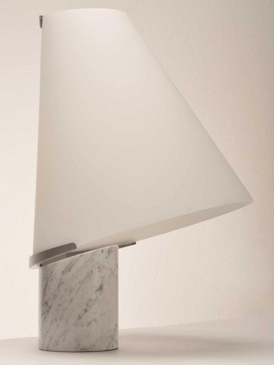 LED Carrara marble and blown glass table lamp | Micene by Leucos