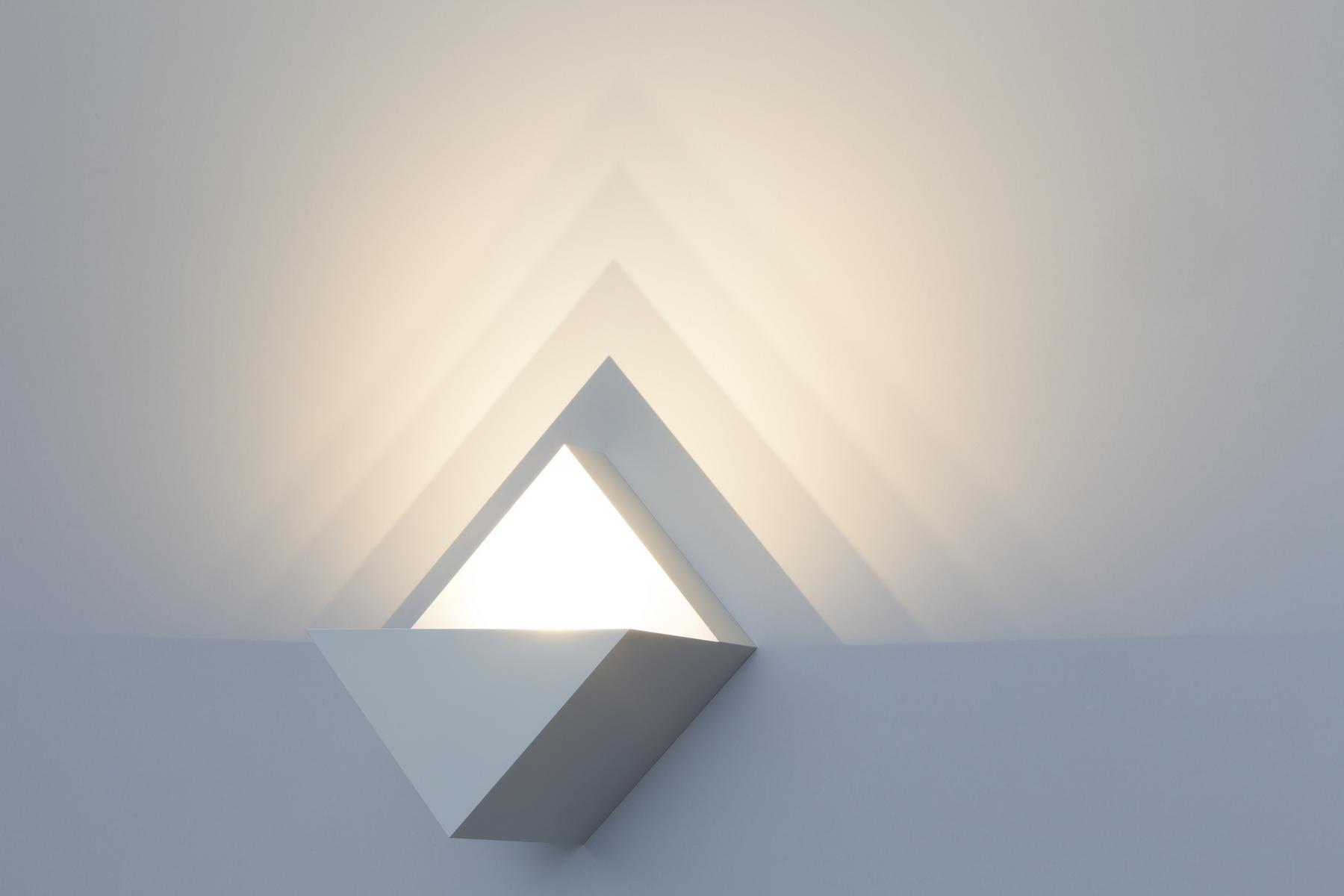 LED polycarbonate wall lamp | Gradient by Vibia