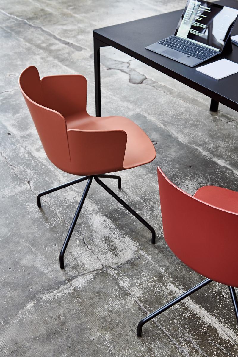 Trestle-based polypropylene chair with armrests | Calla Pm X Pp by Midj