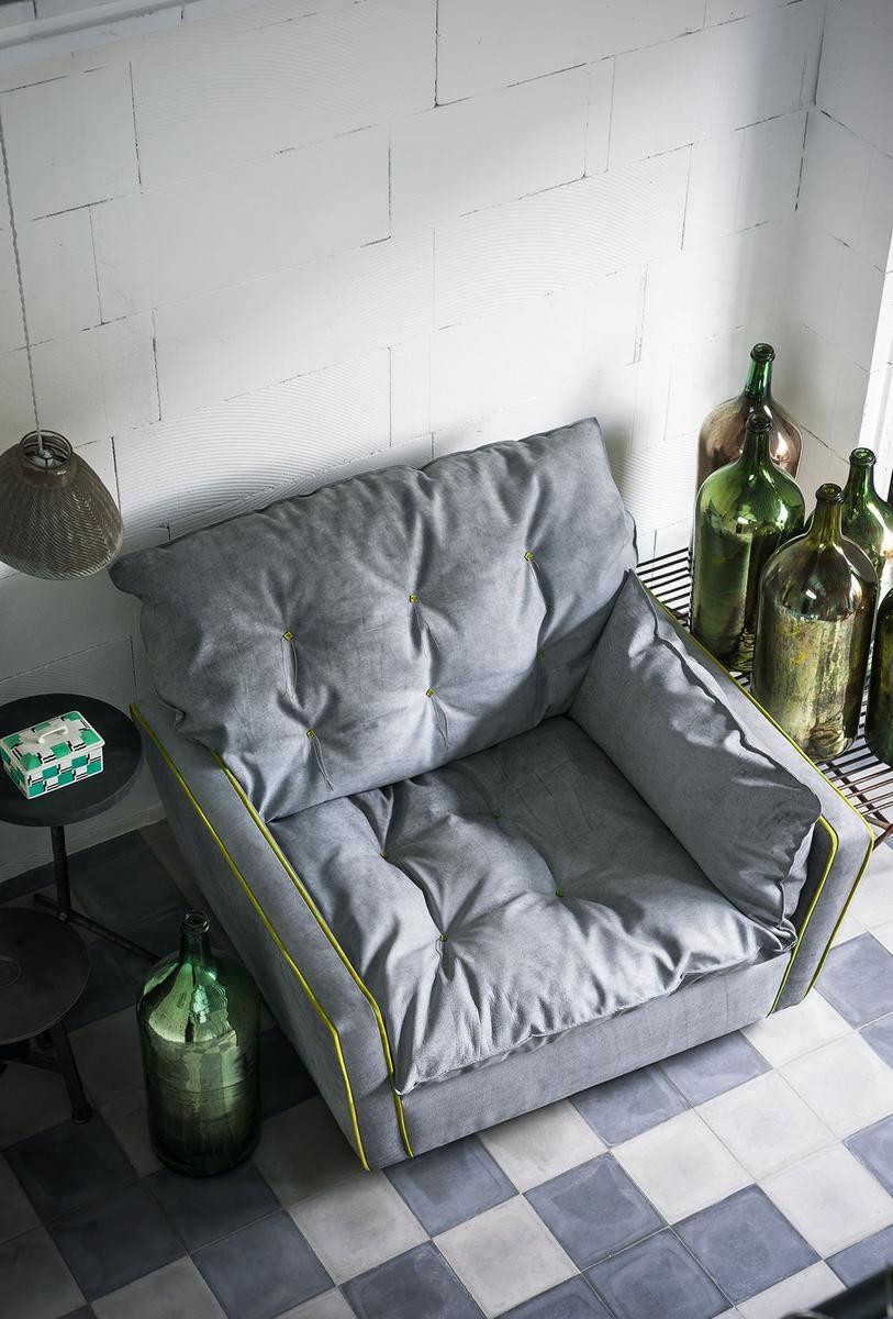 Swivel leather armchair with armrests | Sorrento by Baxter