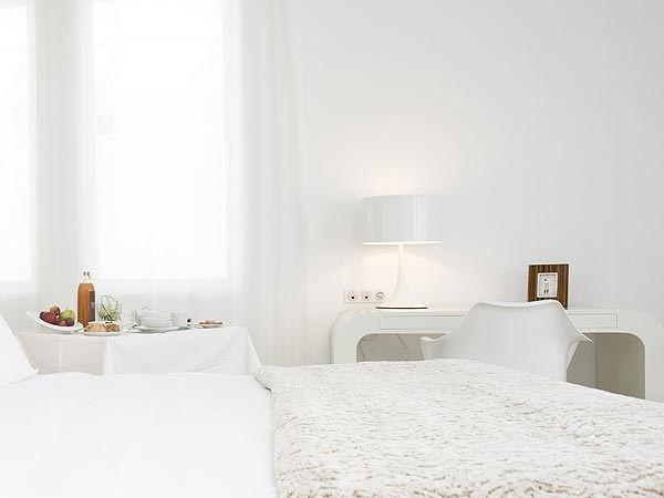 LED table lamp with dimmer | Spun Light T by Flos