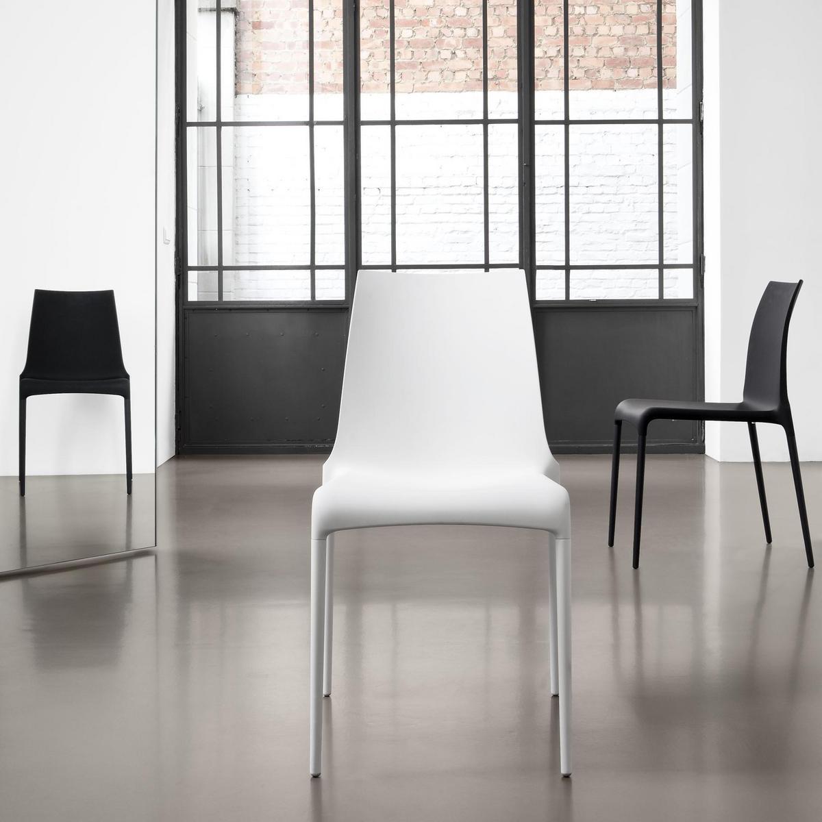 Polyurethane chair | Petra by Ligne Roset